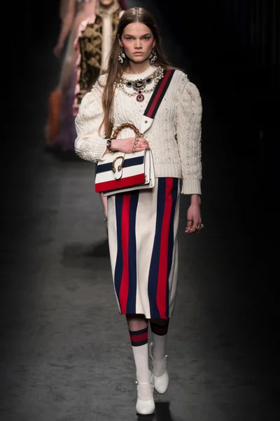 Look 36